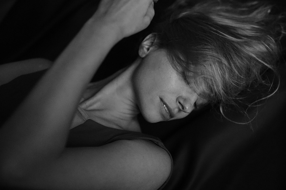 Mujer disfrutando su sexualidad en la menopausia